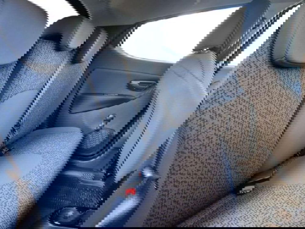 Lancia Ypsilon nuova a Salerno (14)