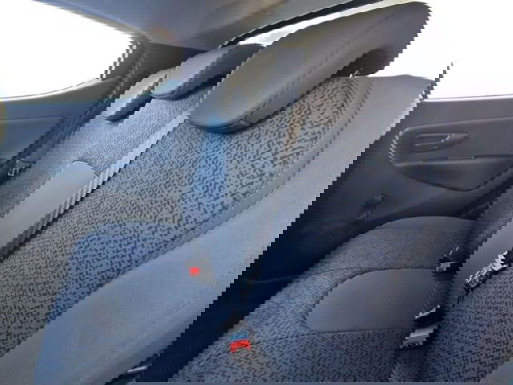 Lancia Ypsilon nuova a Salerno (15)