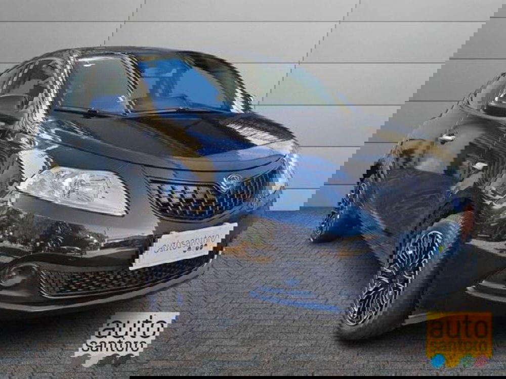 Lancia Ypsilon nuova a Salerno (2)