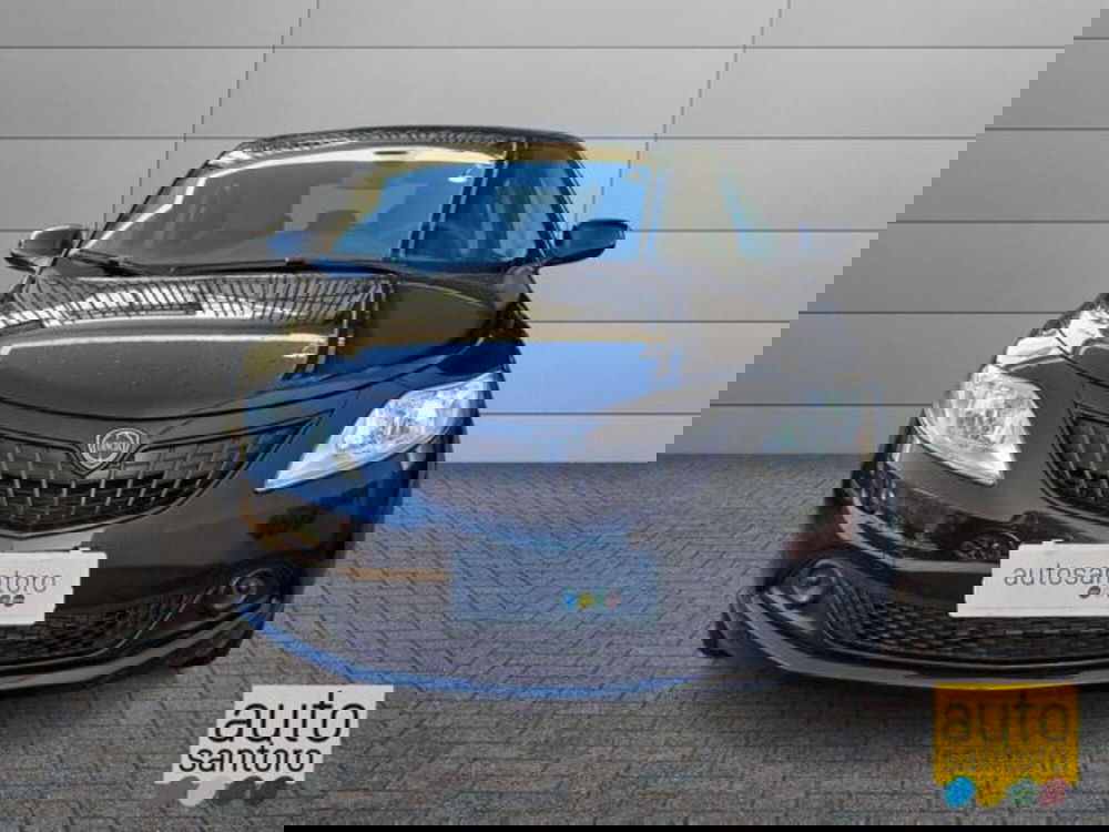 Lancia Ypsilon nuova a Salerno (5)