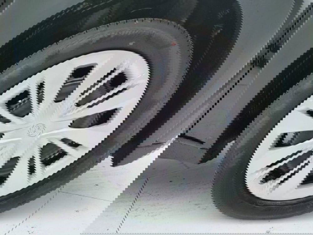 Toyota Aygo X nuova a Teramo (8)