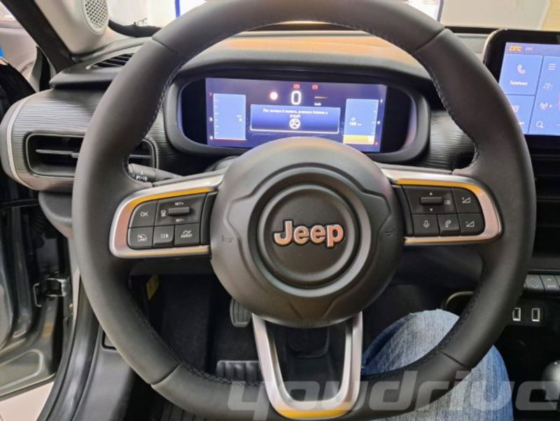 Jeep Avenger nuova a Napoli (11)