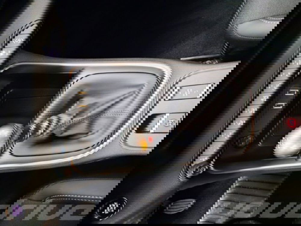 Jeep Avenger nuova a Napoli (13)