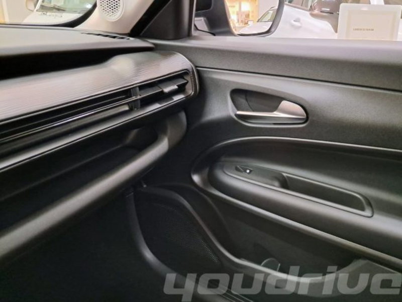 Jeep Avenger nuova a Napoli (19)