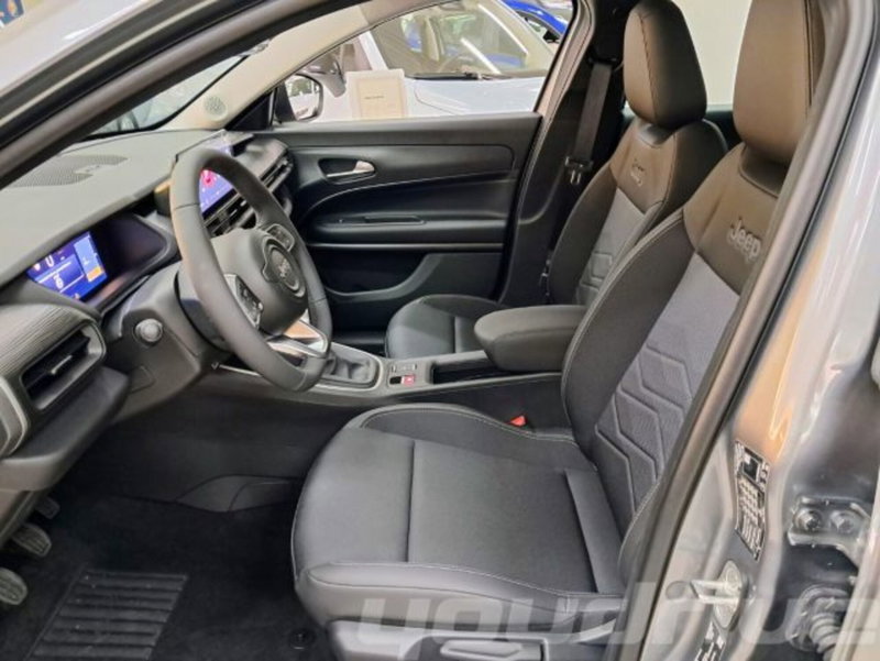 Jeep Avenger nuova a Napoli (8)
