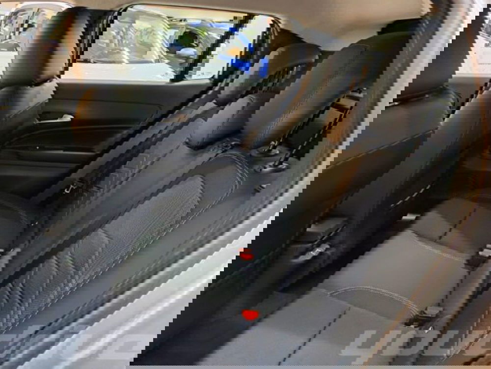 Jeep Avenger nuova a Napoli (9)