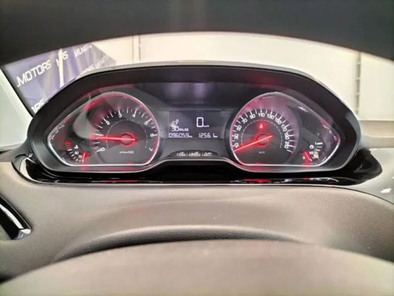 Peugeot 208 usata a Messina (17)