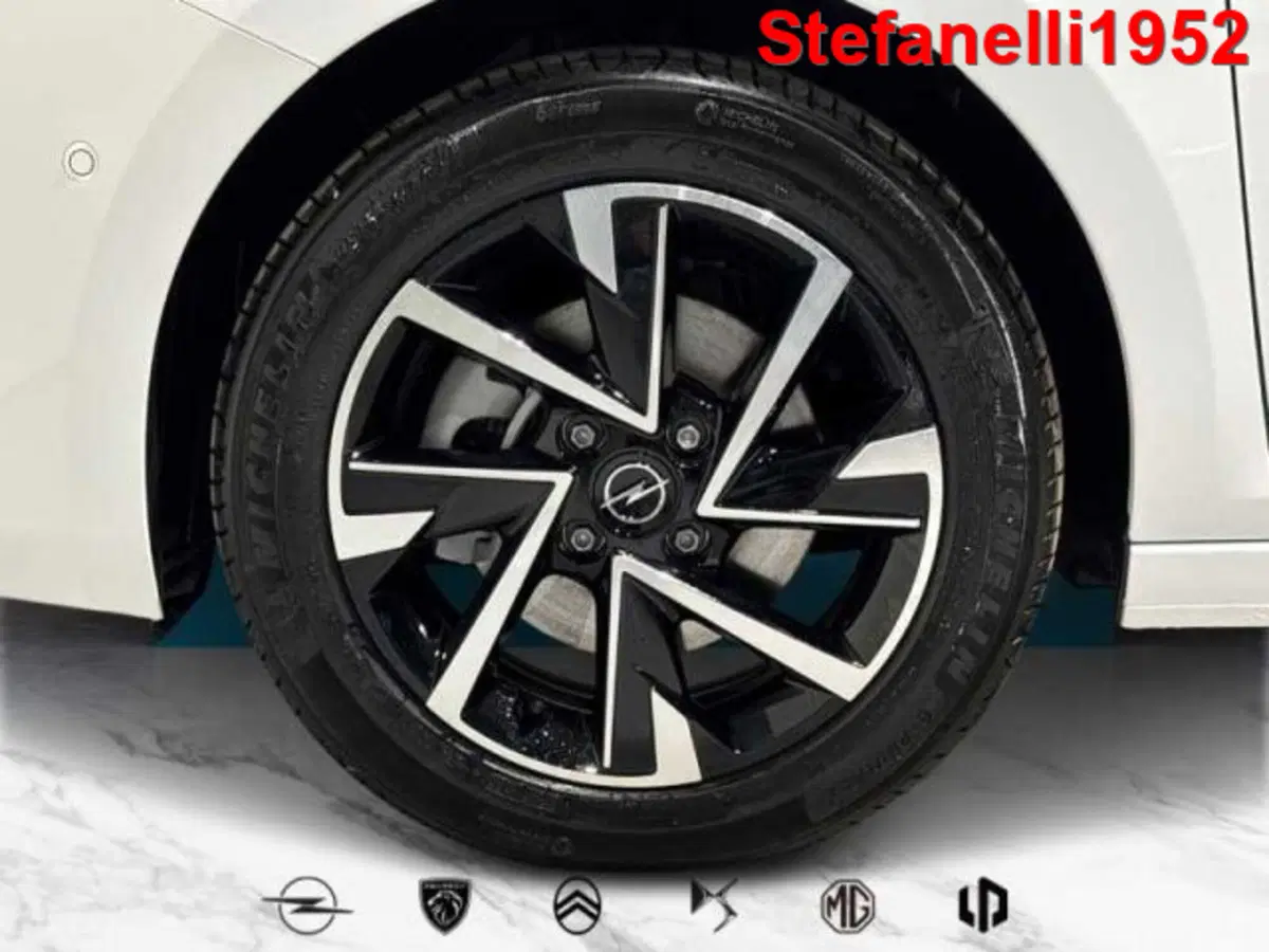 Opel Corsa nuova a Bologna (8)