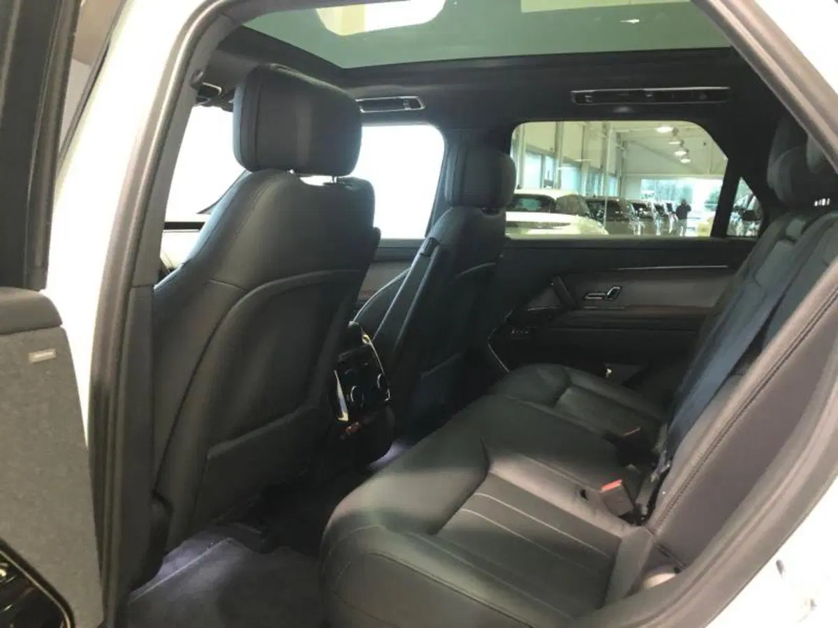 Land Rover Range Rover Sport usata a Venezia (8)