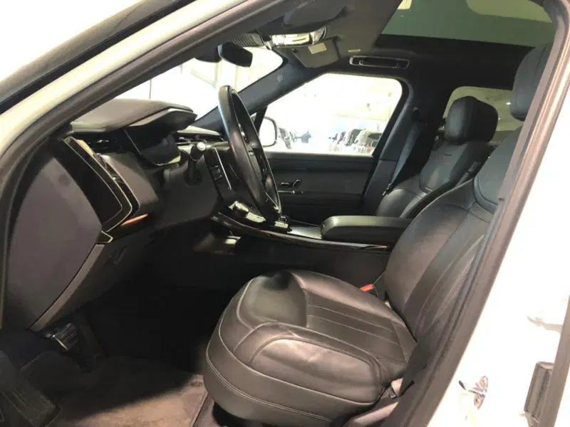 Land Rover Range Rover Sport usata a Venezia (9)