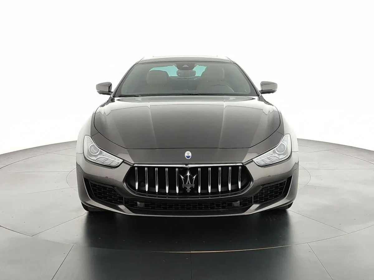 Maserati Ghibli usata a Perugia (2)