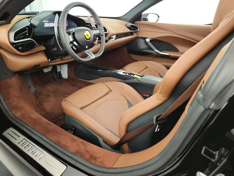 Ferrari 296 Spider usata a Perugia (12)