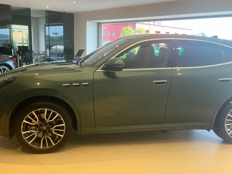 Maserati Grecale nuova a Perugia (4)