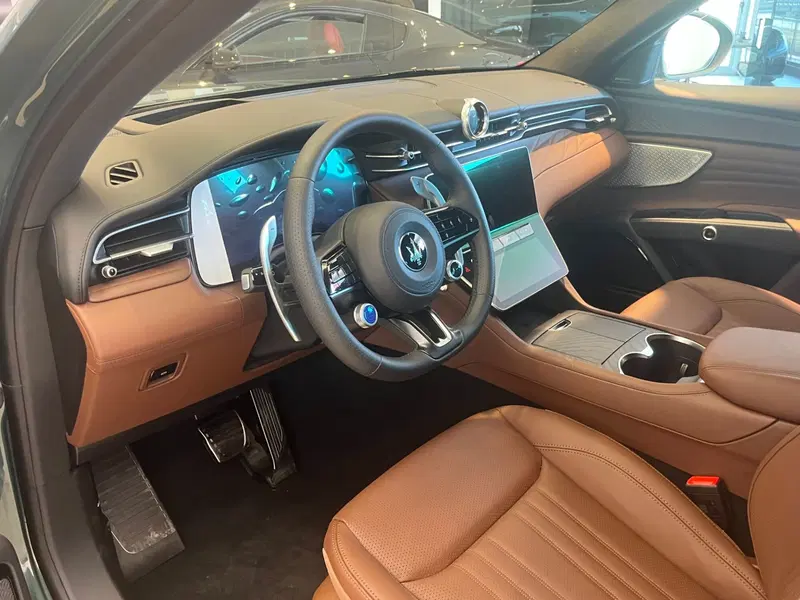 Maserati Grecale nuova a Perugia (5)