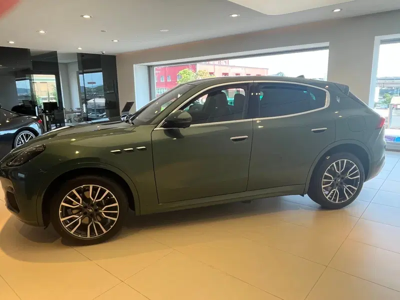 Maserati Grecale nuova a Perugia (6)