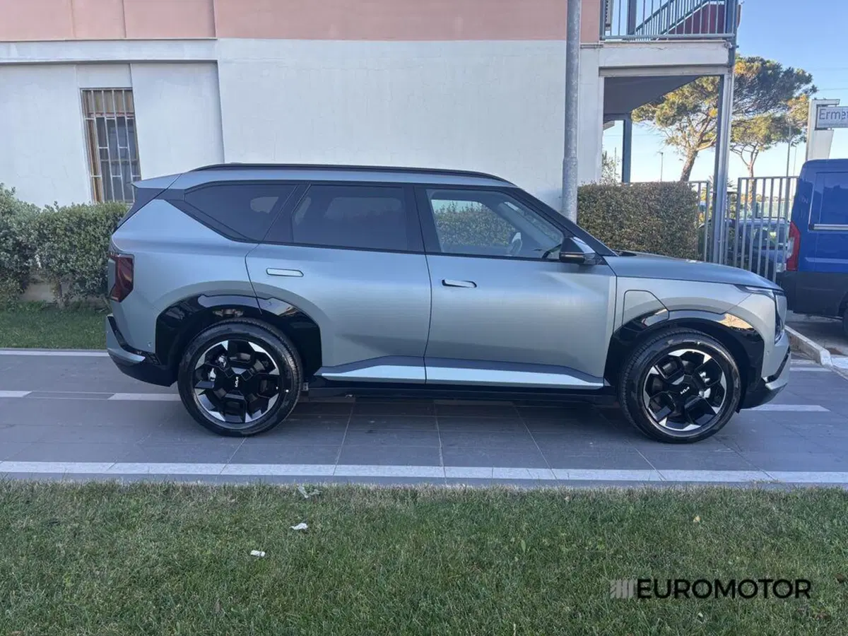 Kia EV5 nuova a Bari (4)