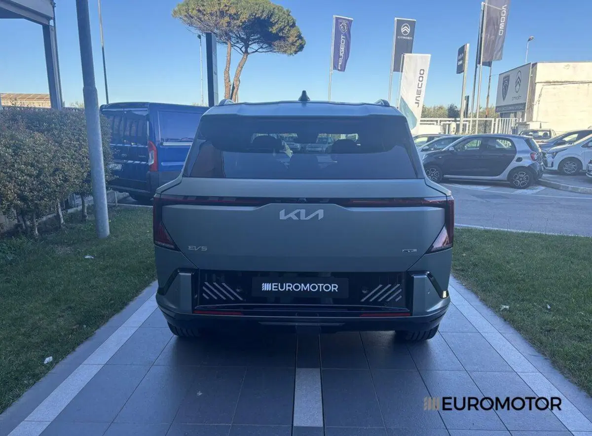 Kia EV5 nuova a Bari (6)