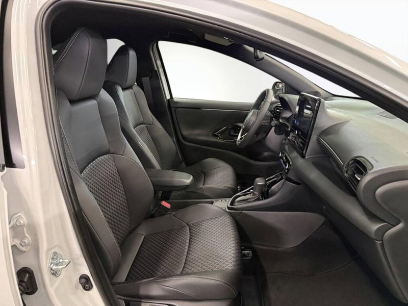 Toyota Yaris Cross nuova a Monza e Brianza (8)