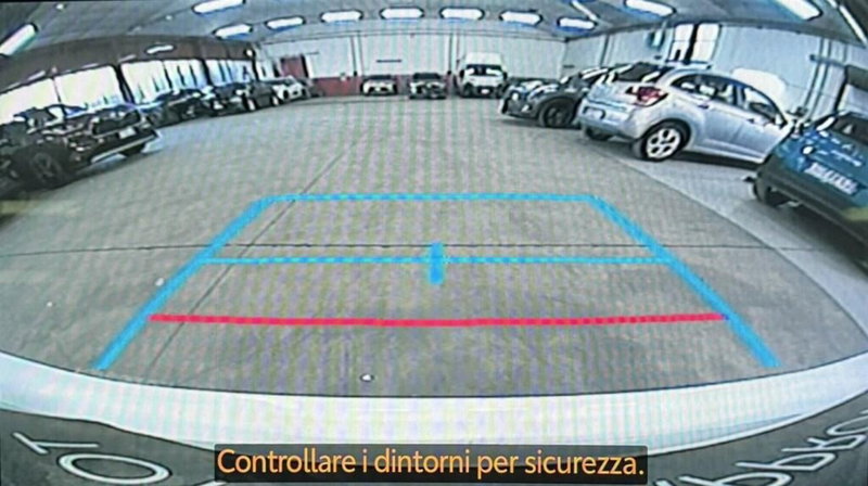 Toyota Yaris Cross nuova a Monza e Brianza (12)