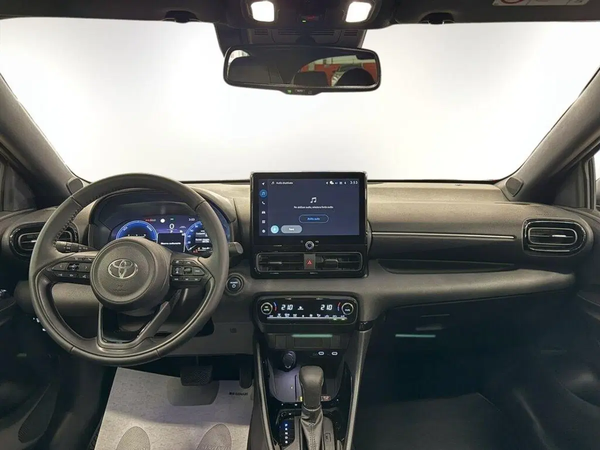 Toyota Yaris Cross nuova a Monza e Brianza (8)
