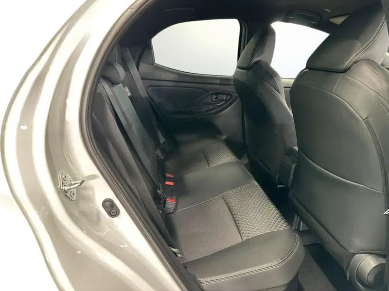 Toyota Yaris Cross nuova a Monza e Brianza (10)