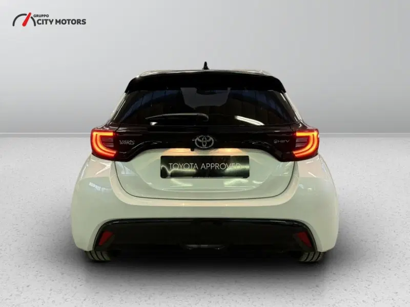 Toyota Yaris Cross nuova a Monza e Brianza (5)