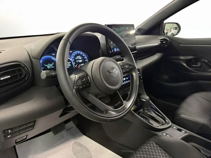 Toyota Yaris Cross nuova a Monza e Brianza (7)