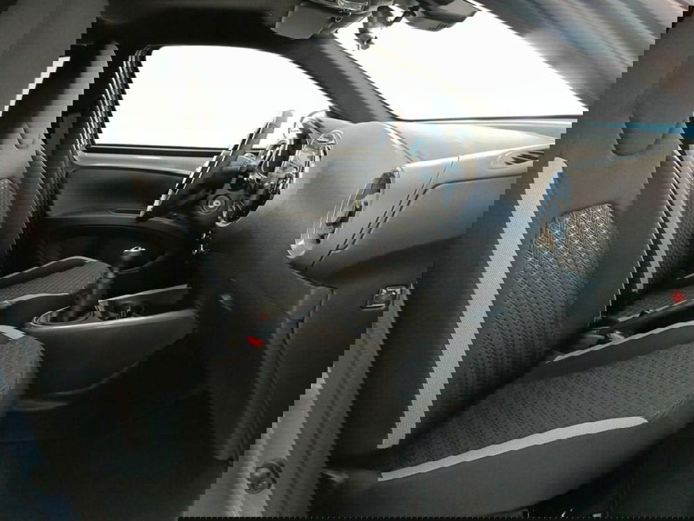 Toyota Aygo X nuova a Monza e Brianza (9)