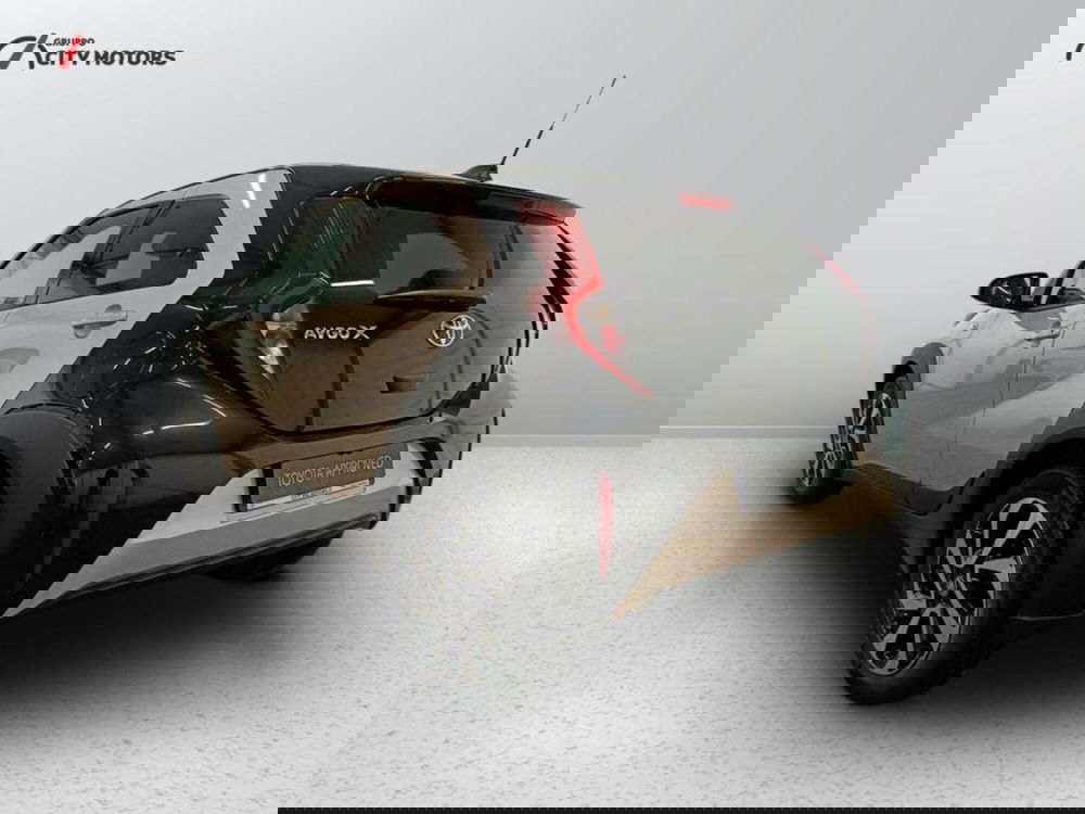Toyota Aygo X nuova a Monza e Brianza (4)