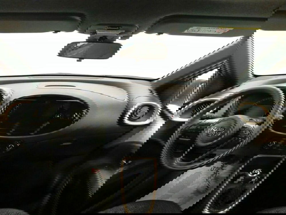 Toyota Aygo X nuova a Monza e Brianza (8)
