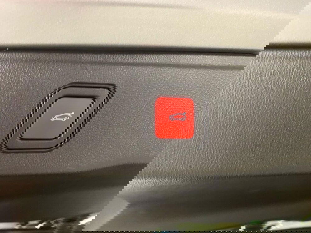 Jeep Avenger usata a Torino (13)