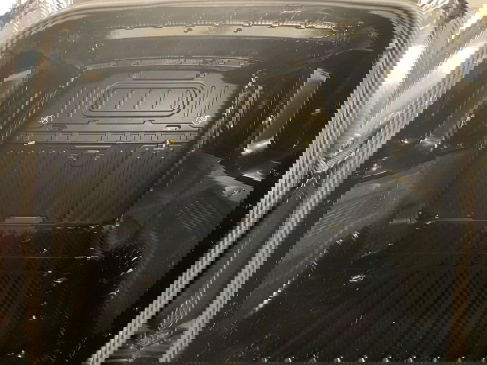 Peugeot Partner Furgone usata a Torino (9)