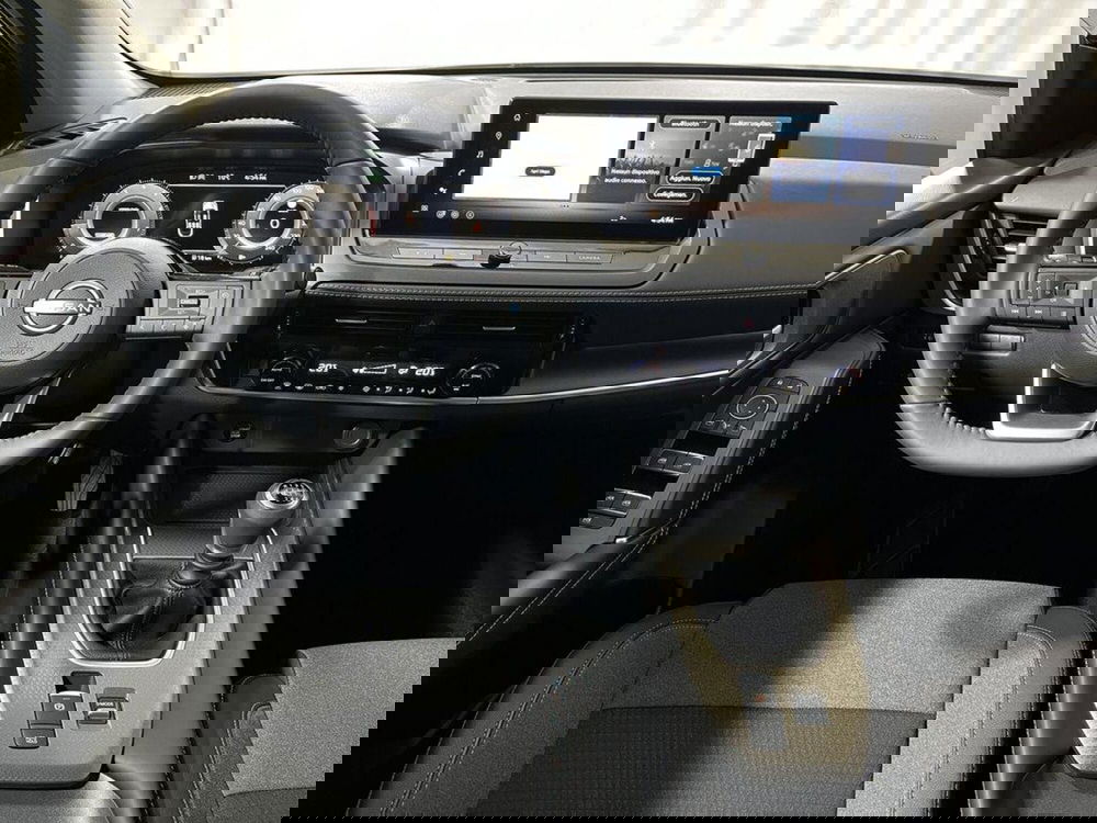 Nissan Qashqai nuova a Sondrio (13)