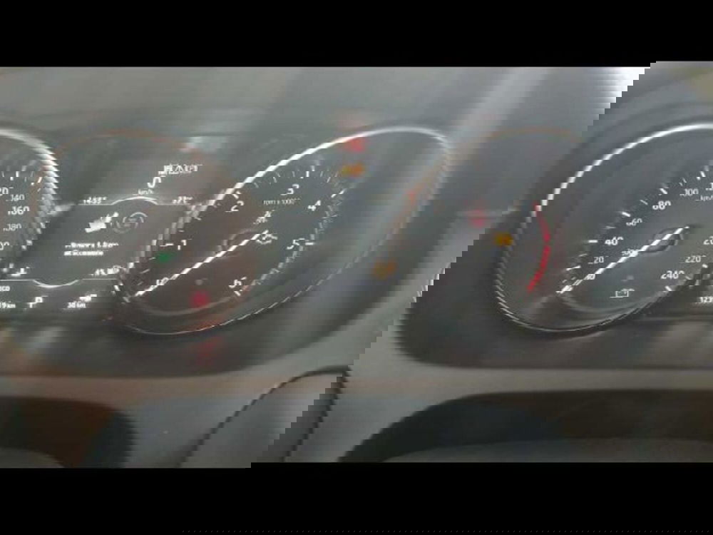 Land Rover Discovery Sport usata a Lecce (17)