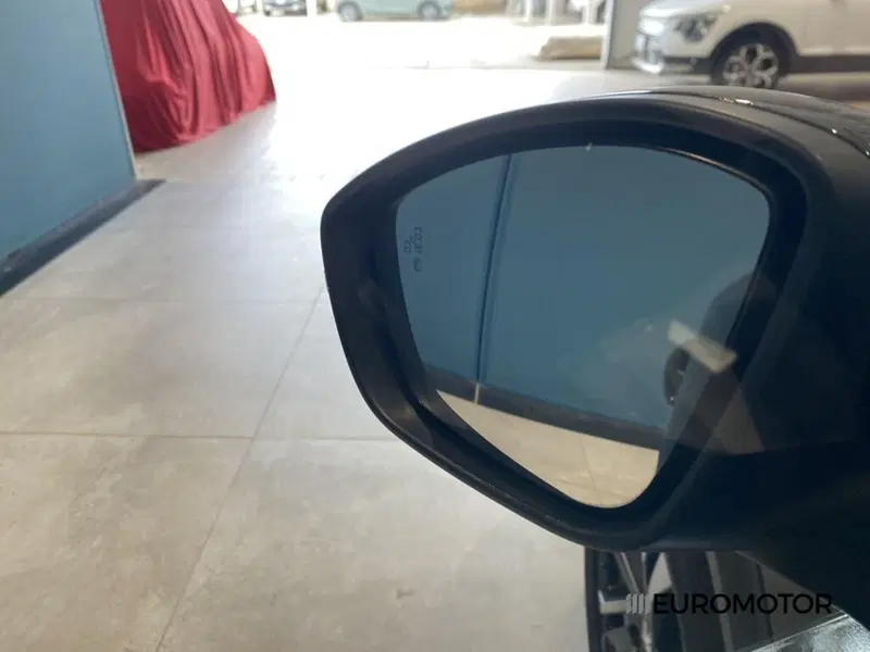 Peugeot 2008 usata a Bari (12)