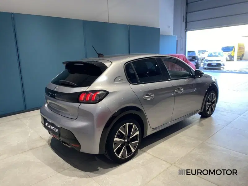 Peugeot 208 usata a Bari (8)