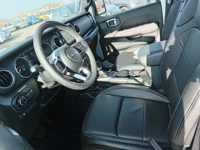 Jeep Wrangler Unlimited nuova a Alessandria (10)