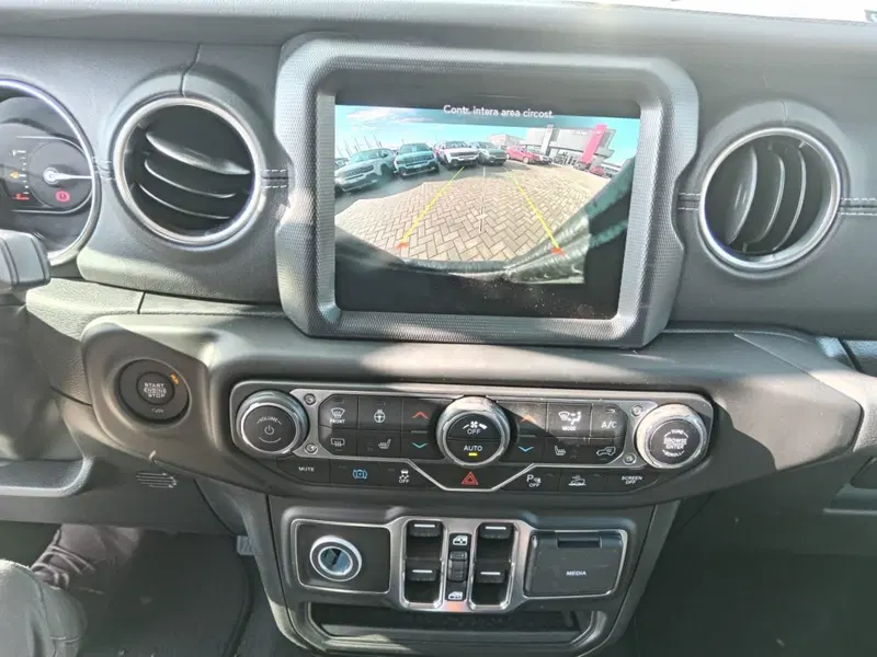 Jeep Wrangler Unlimited nuova a Alessandria (17)