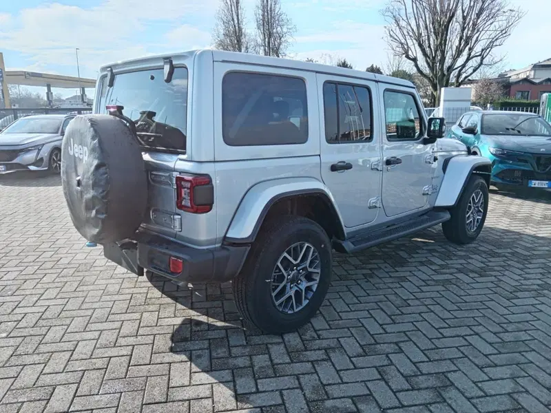Jeep Wrangler Unlimited nuova a Alessandria (5)