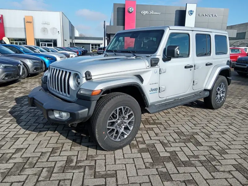 Jeep Wrangler Unlimited nuova a Alessandria (9)