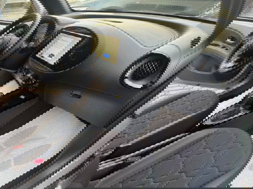 Toyota Aygo X usata a Como (6)