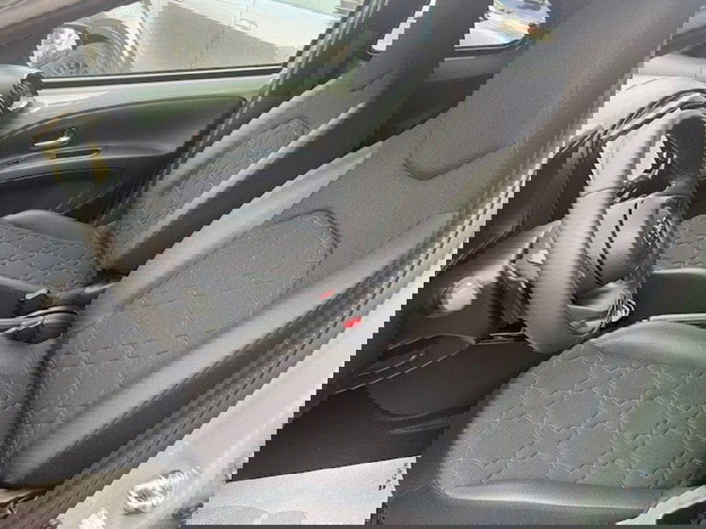 Toyota Aygo X usata a Como (8)