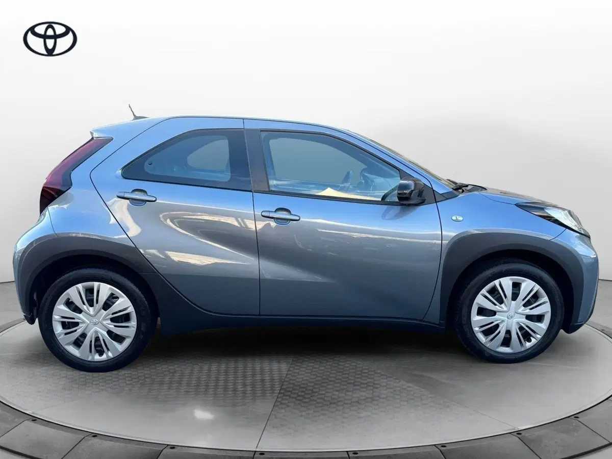 Toyota Aygo X usata a Como (10)