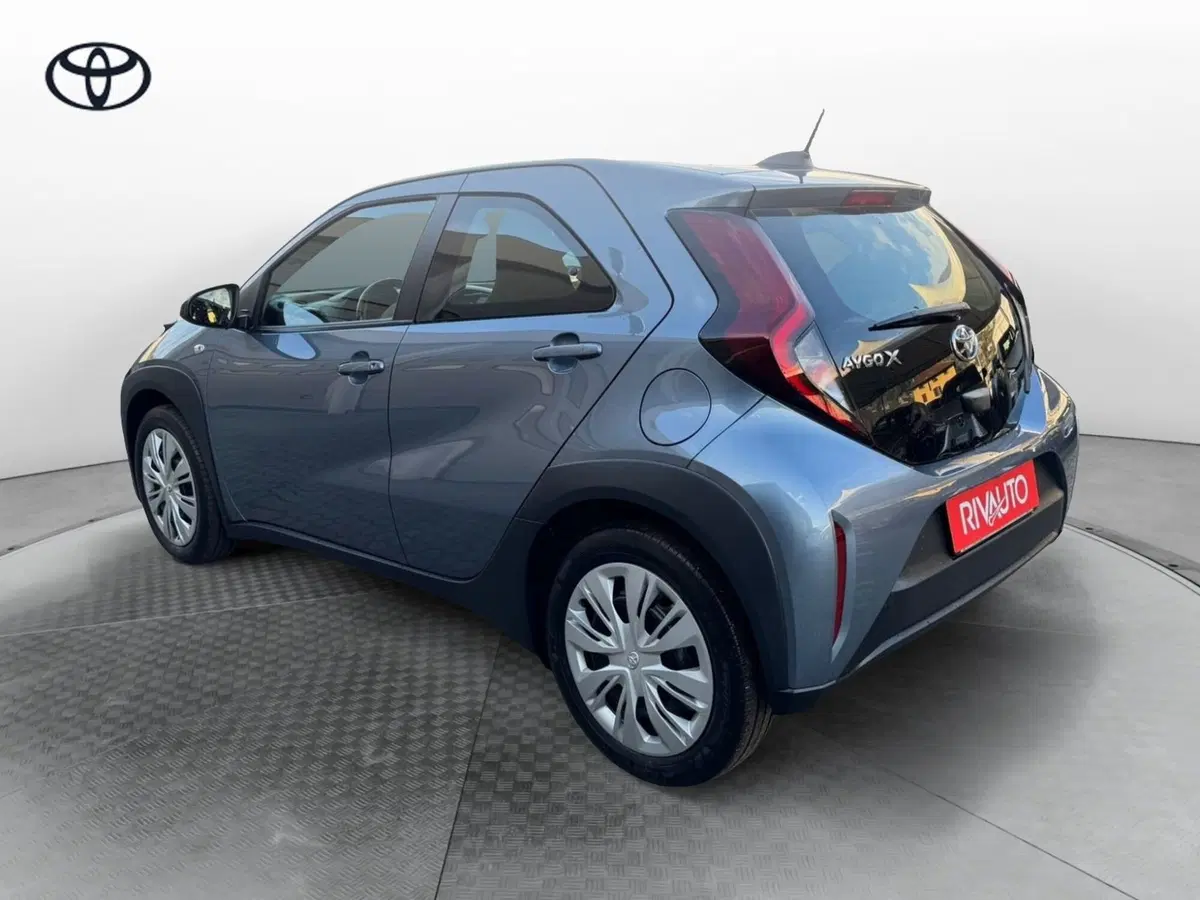 Toyota Aygo X usata a Como (11)