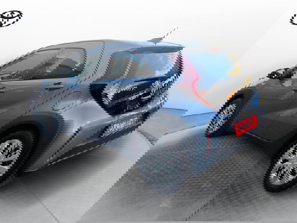 Toyota Aygo X usata a Como (11)