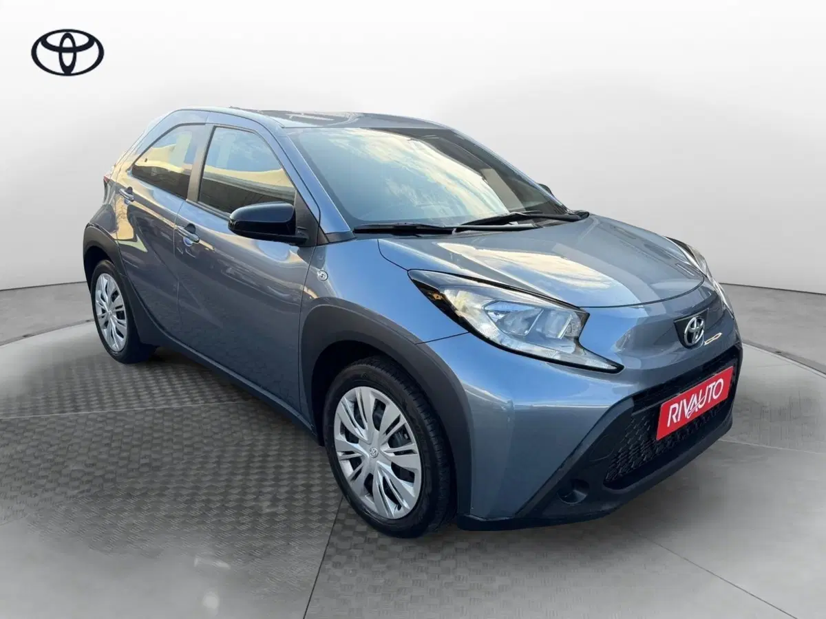 Toyota Aygo X usata a Como (13)