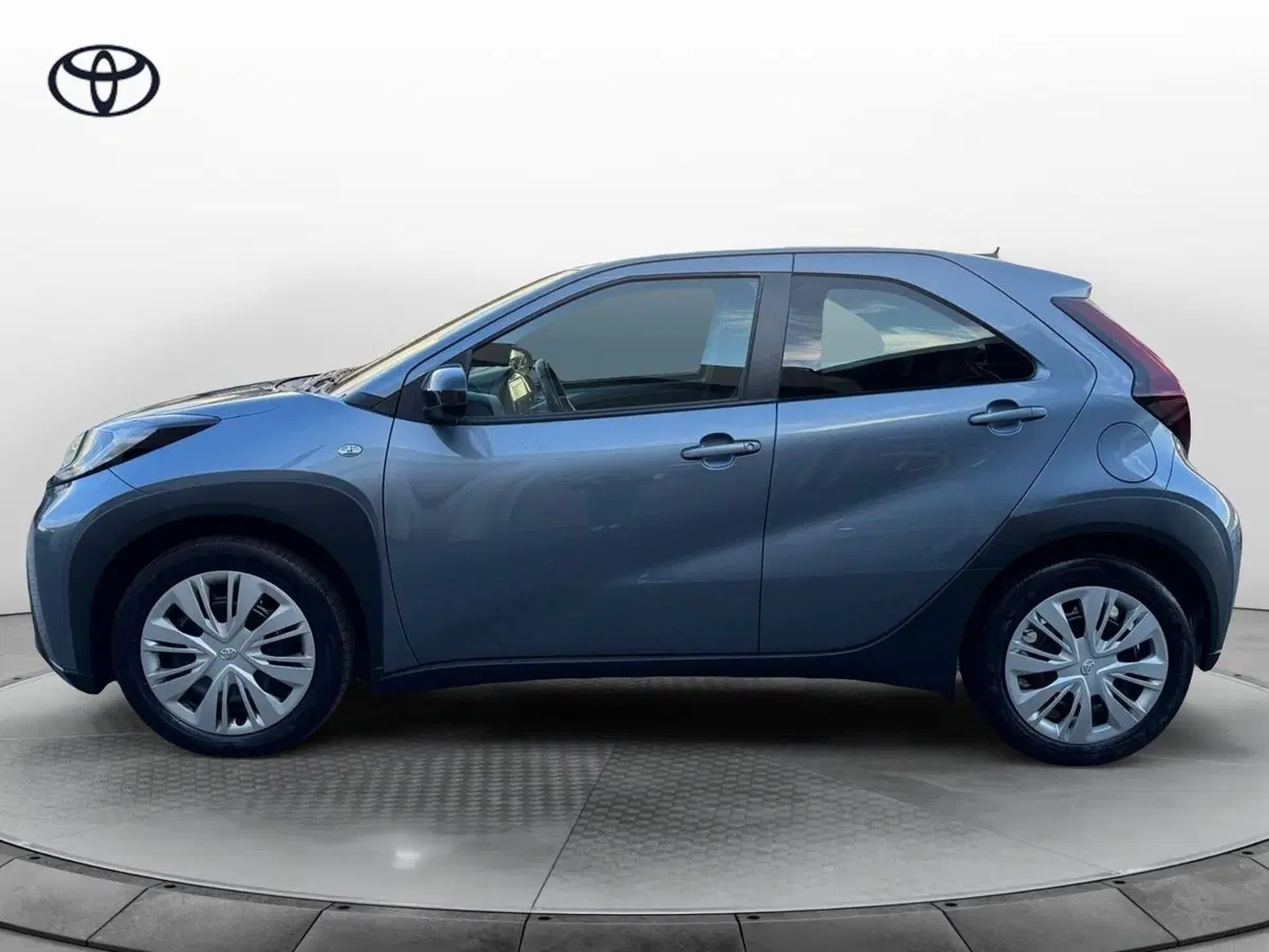 Toyota Aygo X usata a Como (3)