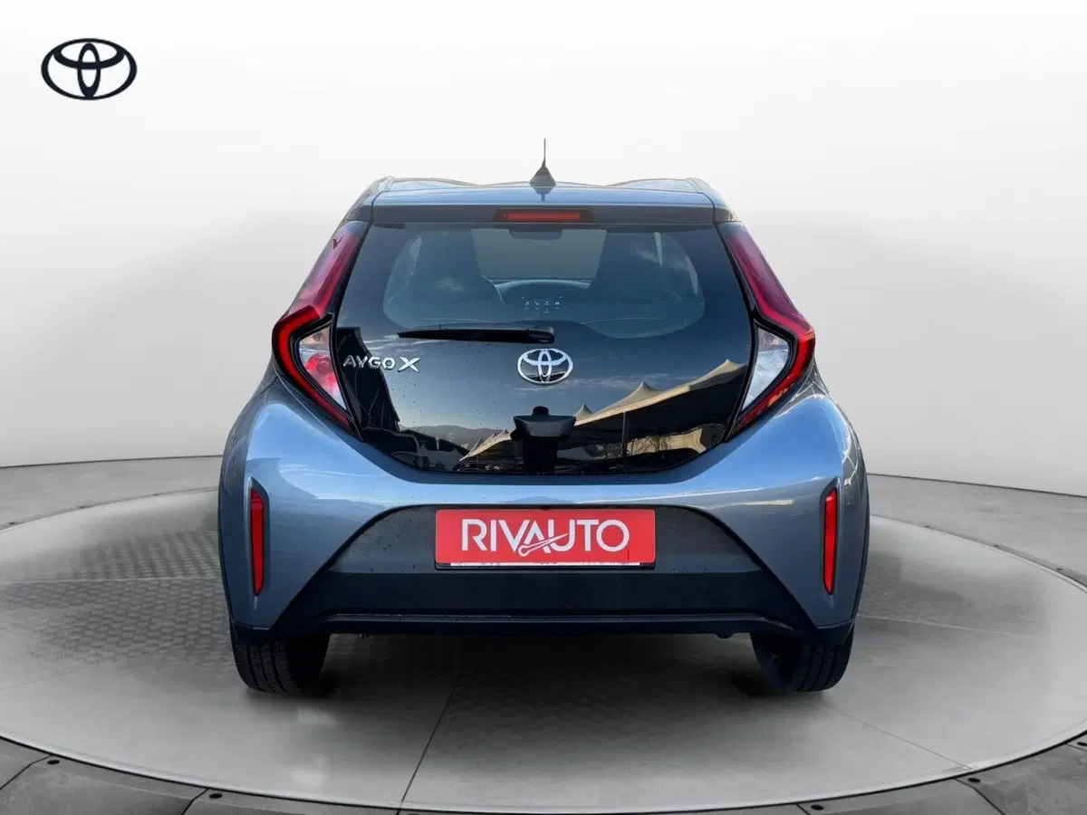 Toyota Aygo X usata a Como (4)