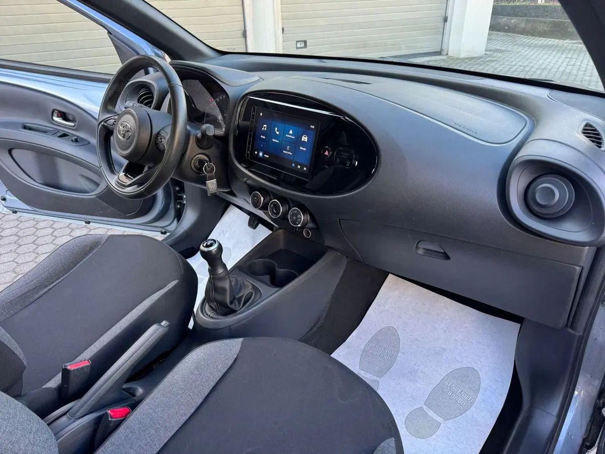 Toyota Aygo X usata a Como (6)