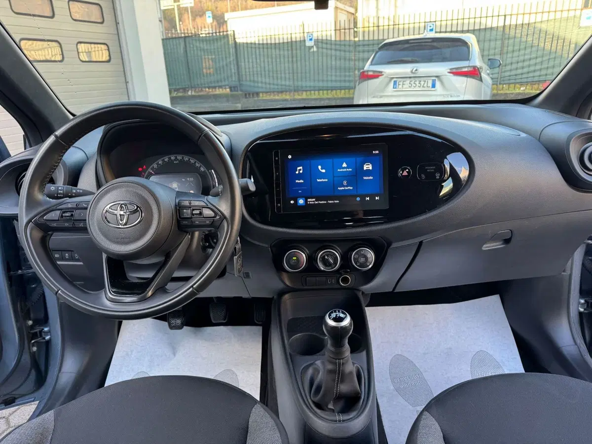 Toyota Aygo X usata a Como (7)